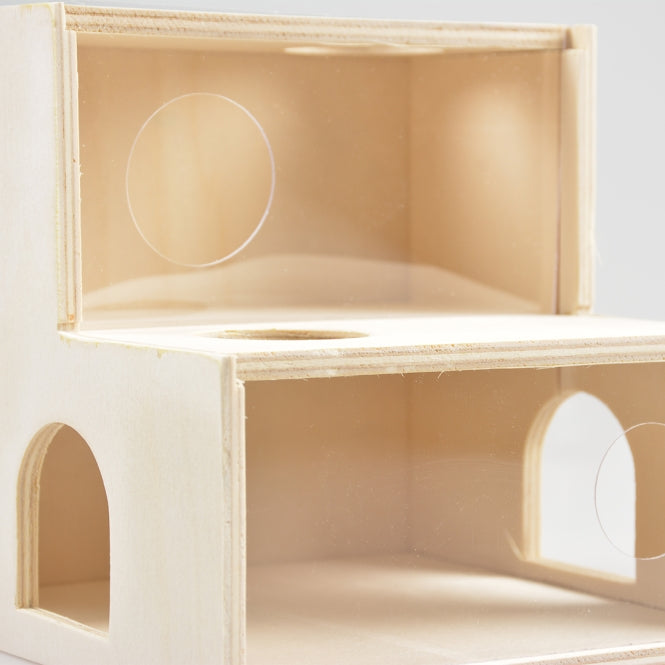 Kletterhaus aus Holz u. Plexiglas