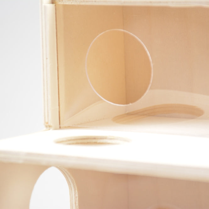 Kletterhaus aus Holz u. Plexiglas