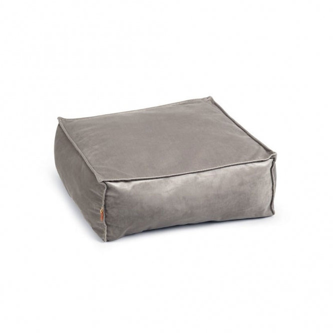 Designed by Lotte Katzenkissen Velveti Grau