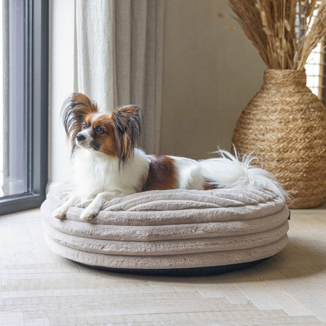 Designed by Lotte Hundebett Reza – rund