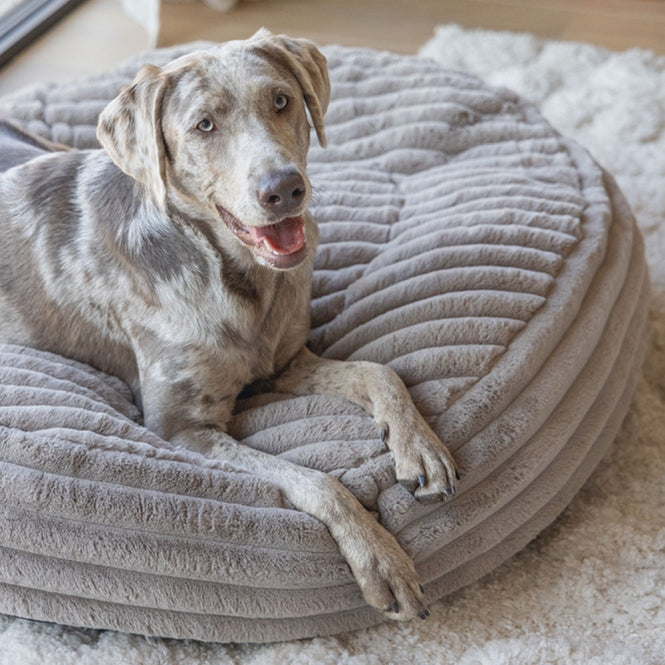 Designed by Lotte Hundebett Reza – rund