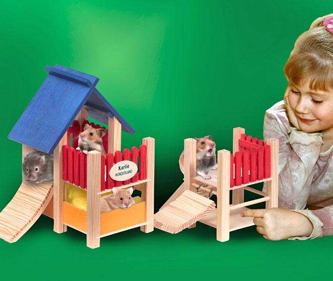 Großer Spielplatz mit Hängebrücke