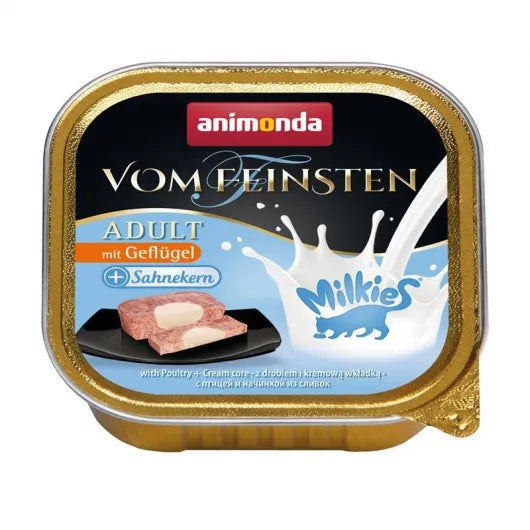 Zarte Pastete mit hochwertigem Fleisch und cremigem Sahnekern für ausgewachsene Katzen, erhältlich in praktischen Portionsschalen für täglichen Verwöhngenuss.