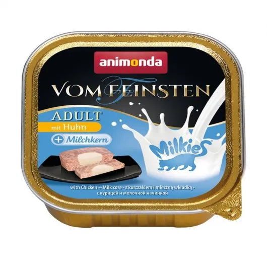 Feinstückige Pastete mit Huhn, Schwein, Pute und Rind sowie cremigem Milchkern für ausgewachsene Katzen, erhältlich in praktischen Portionsschalen für täglichen Genuss.