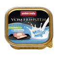 Zarte Pastete mit Pute, Huhn, Schwein und Rind sowie cremigem Milchkern für ausgewachsene Katzen, erhältlich in praktischen Portionsschalen für täglichen Verwöhngenuss.