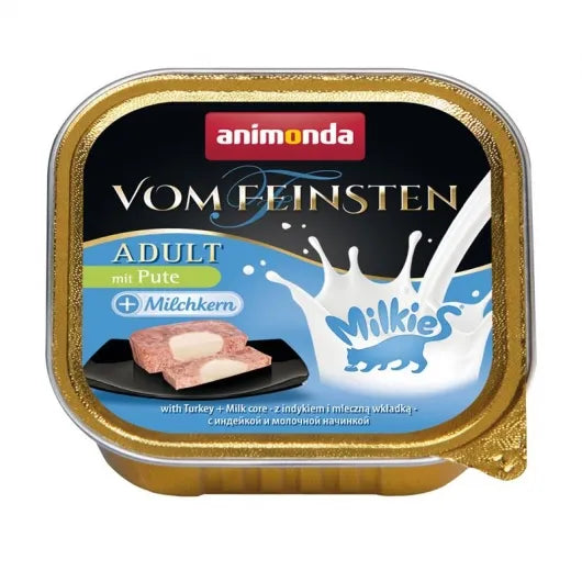 Zarte Pastete mit Pute, Huhn, Schwein und Rind sowie cremigem Milchkern für ausgewachsene Katzen, erhältlich in praktischen Portionsschalen für täglichen Verwöhngenuss.