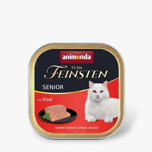 Zartes Senior-Nassfutter mit hochwertigem Rind für Katzen ab 7 Jahren, das durch leichte Kaubarkeit und ausgewogene Ernährung überzeugt – erhältlich in der praktischen 100 g Schale.